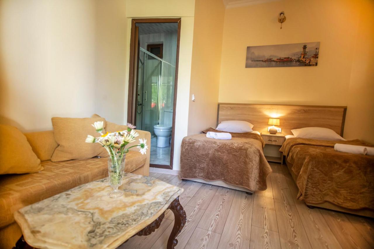 Hotel Chveni Ezo Kobuleti ภายนอก รูปภาพ